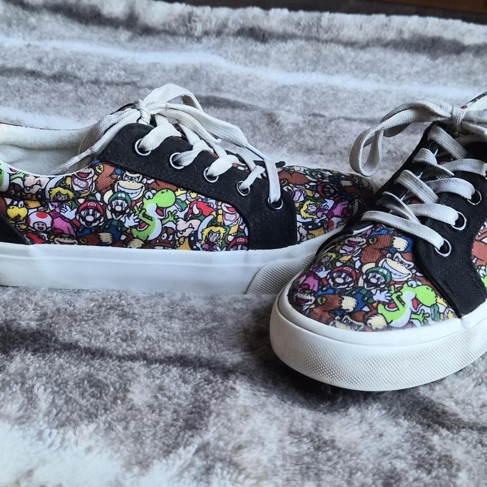 Super Mario Themed Sneakers - Picture 4 of 8
